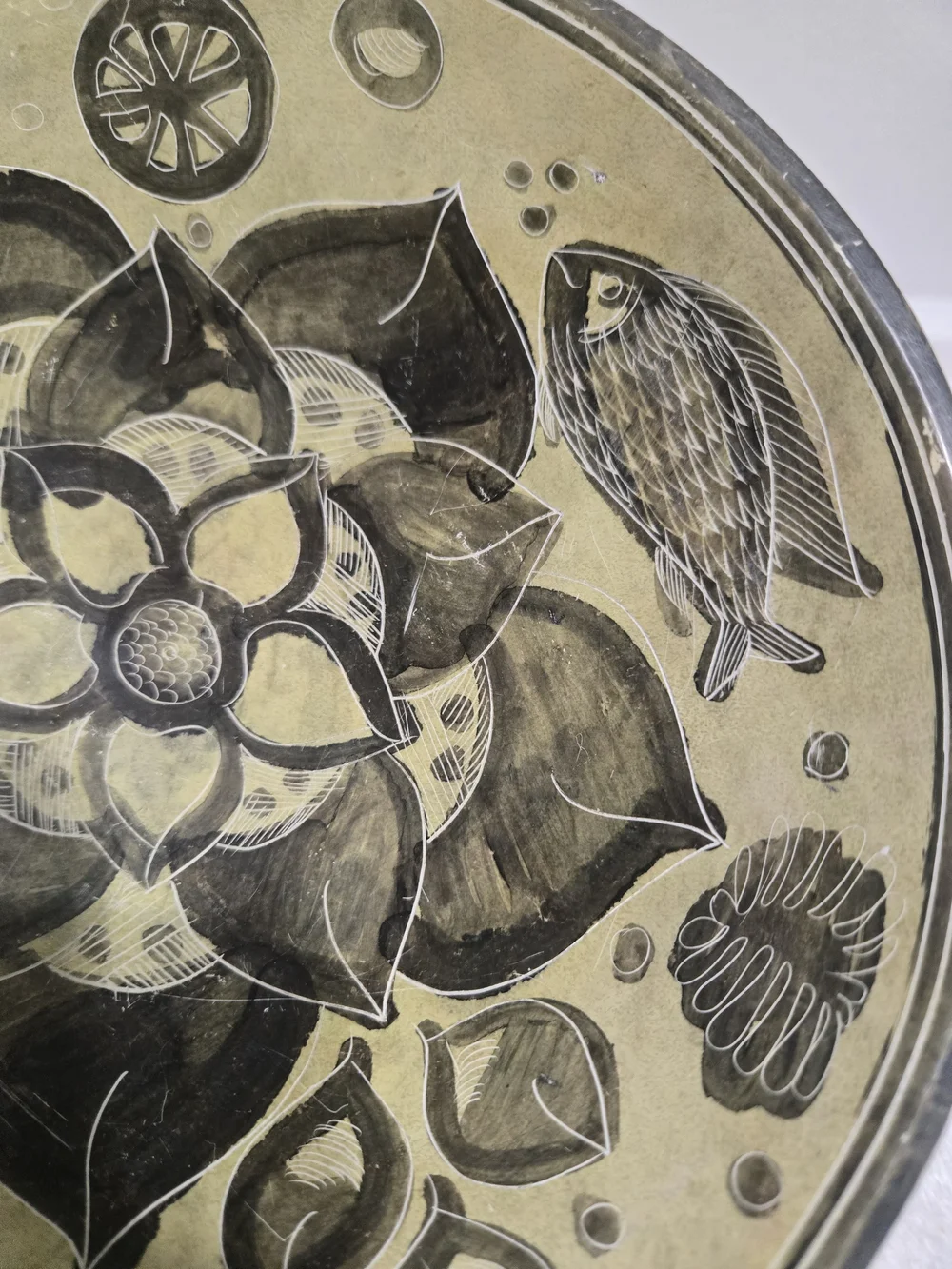 Ceramic Decorative Plate, Beige/Black Floral Fish Theme, Round 8 in